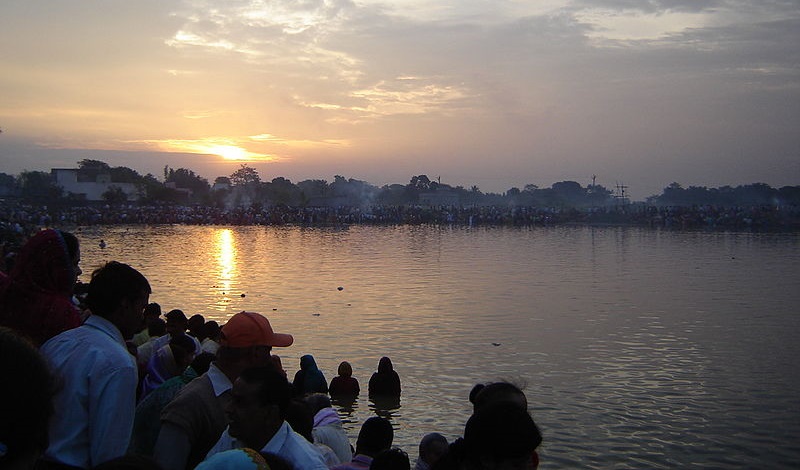 People_Celebrating_Chhath_Festival