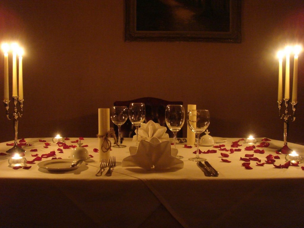 6359033720308911652032905530_decoration-for-candle-light-dinner